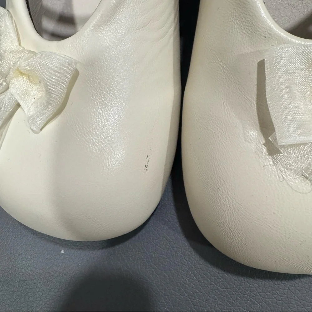 Faux leather girls shoes with bow
